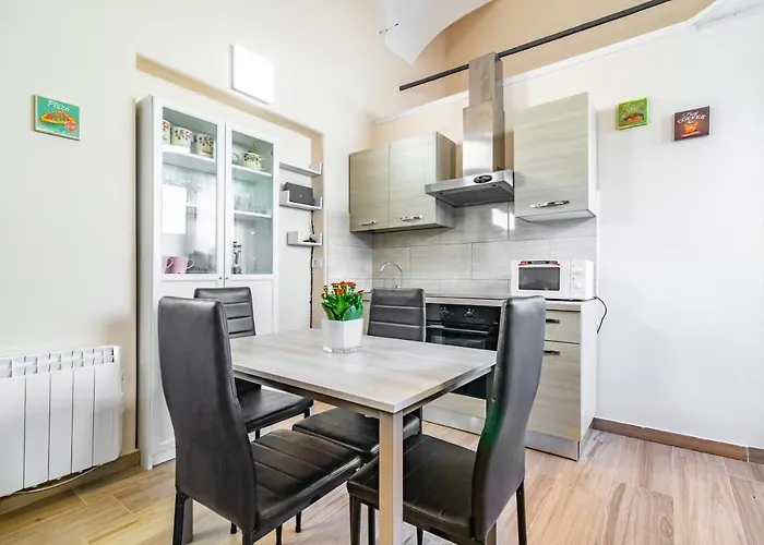 Porta Romana Charming Near The Center! *