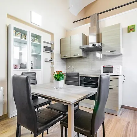 Porta Romana Charming Near The Center! *